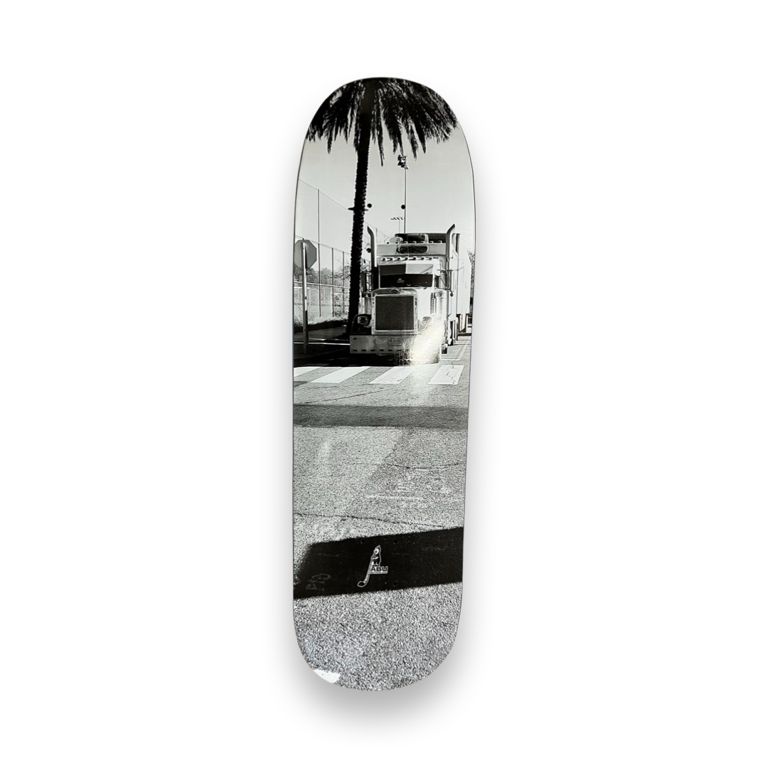 ANOTHER BEAUTIFUL UNIVERS TRUCK SHAPED DECK 9.0